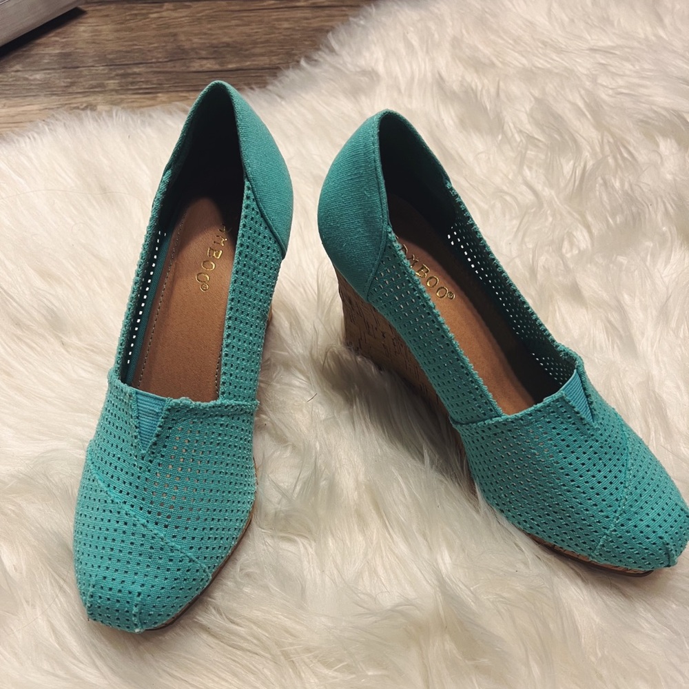 Brand New Aqua Blue Bamboo Wedges 6 1/2